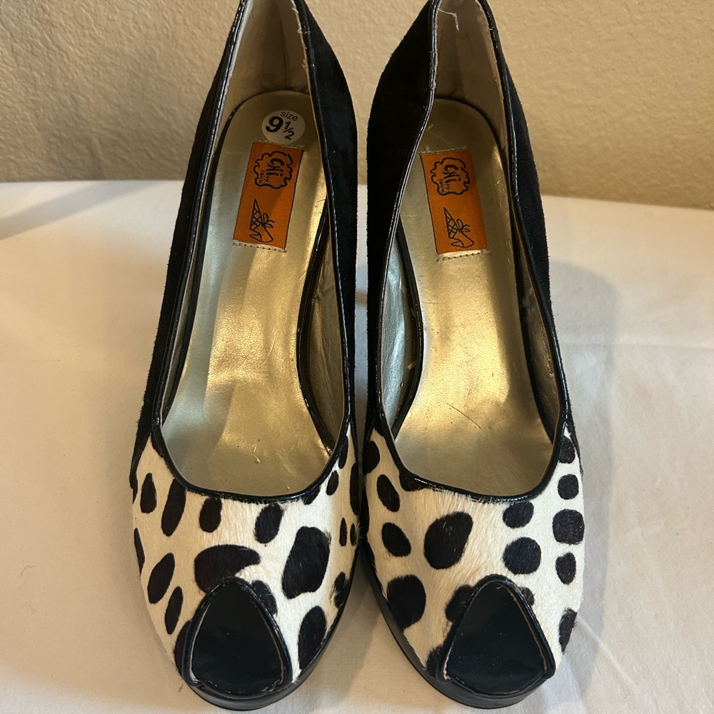 Stylish Black and White Chi by Faichi Women's Shoe